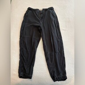 Everlane Women’s Chino in Buttersoft